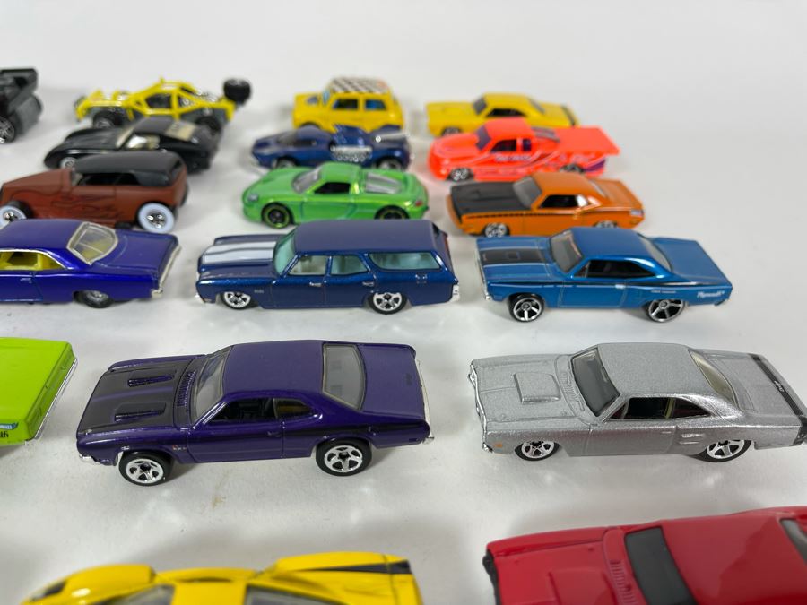 Vintage Mattel Hot Wheels Cars Lot - See Photos [Photo 6]