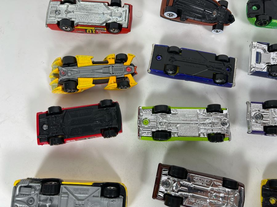 Vintage Mattel Hot Wheels Cars Lot - See Photos [Photo 16]