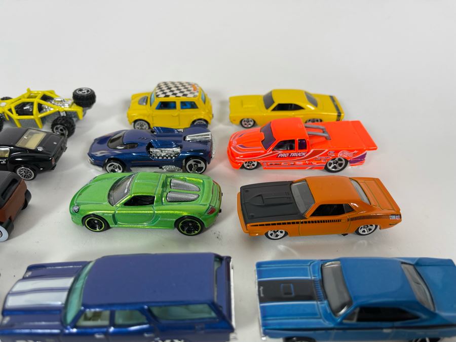 Vintage Mattel Hot Wheels Cars Lot - See Photos [Photo 9]