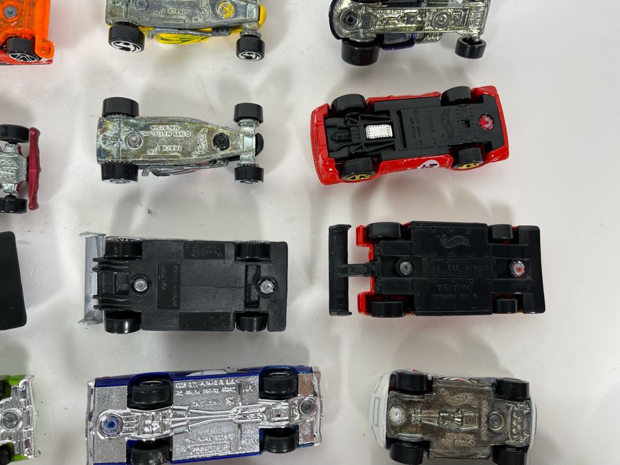 Vintage Mattel Hot Wheels Cars Lot - See Photos [Photo 20]