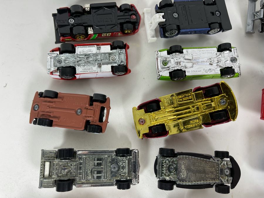 Vintage Mattel Hot Wheels Cars Lot - See Photos [Photo 18]