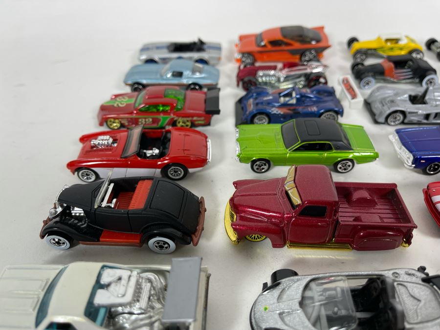 Vintage Mattel Hot Wheels Cars Lot - See Photos [Photo 9]