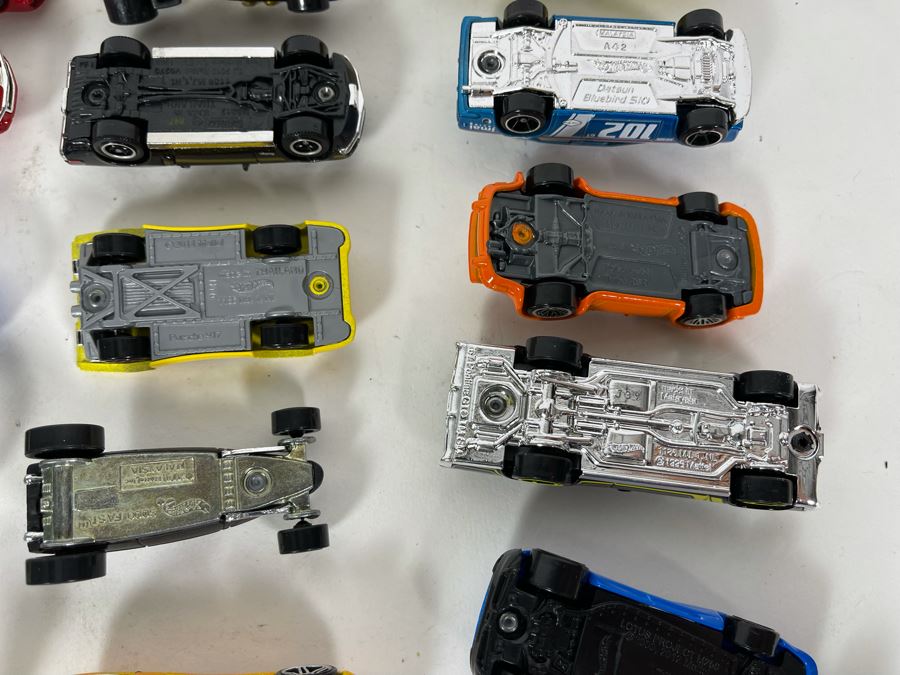 Vintage Mattel Hot Wheels Cars Lot - See Photos [Photo 19]
