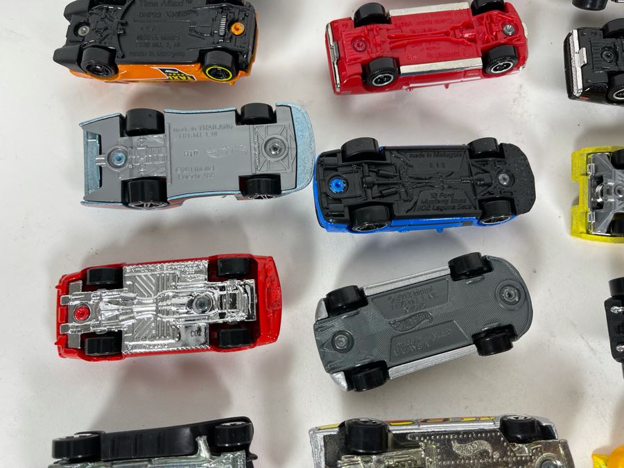 Vintage Mattel Hot Wheels Cars Lot - See Photos [Photo 18]