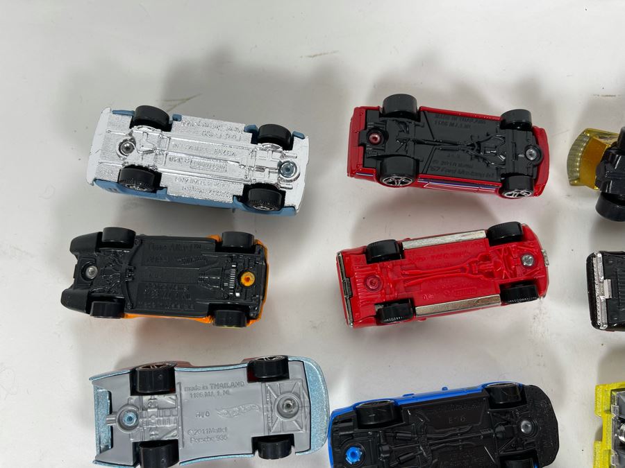 Vintage Mattel Hot Wheels Cars Lot - See Photos [Photo 21]