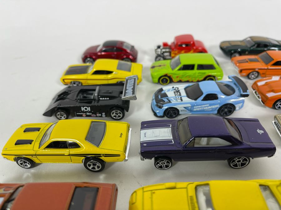Vintage Mattel Hot Wheels Cars Lot - See Photos [Photo 9]