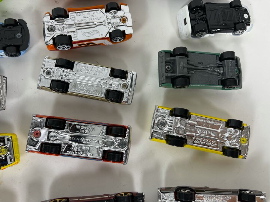 Vintage Mattel Hot Wheels Cars Lot - See Photos [Photo 15]