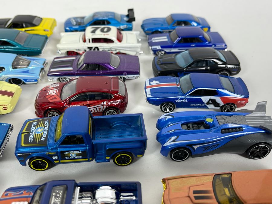 Vintage Mattel Hot Wheels Cars Lot - See Photos [Photo 6]
