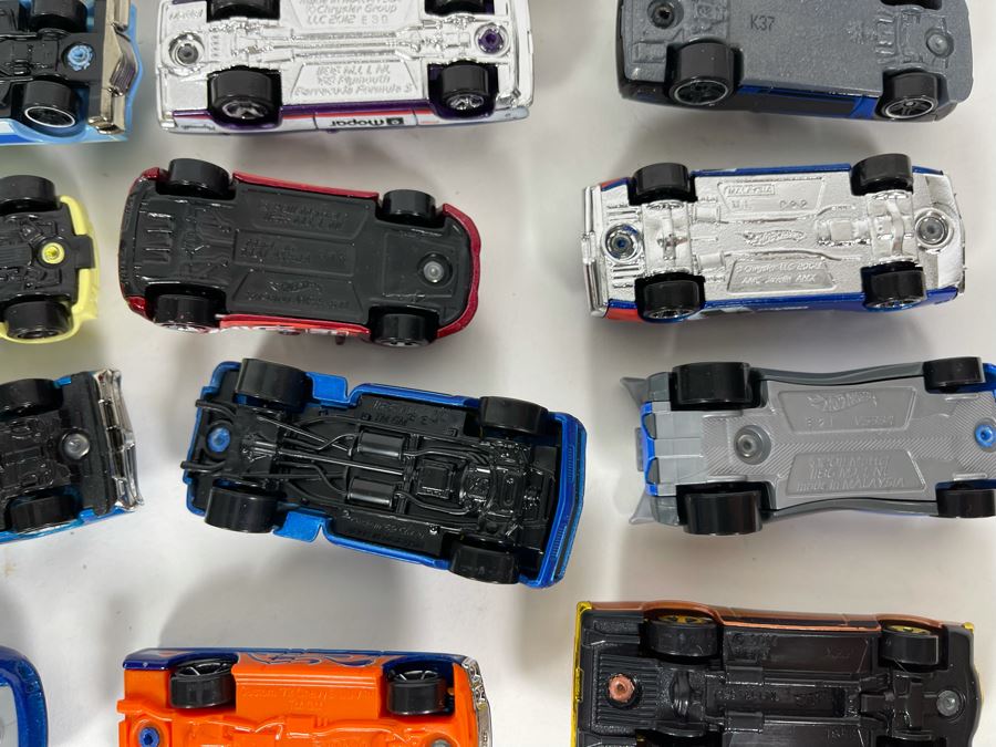 Vintage Mattel Hot Wheels Cars Lot - See Photos [Photo 16]