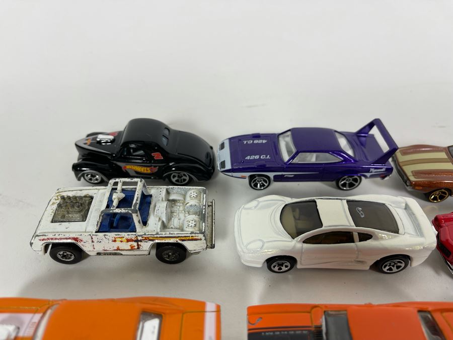 Vintage Mattel Hot Wheels Cars Lot - See Photos [Photo 12]