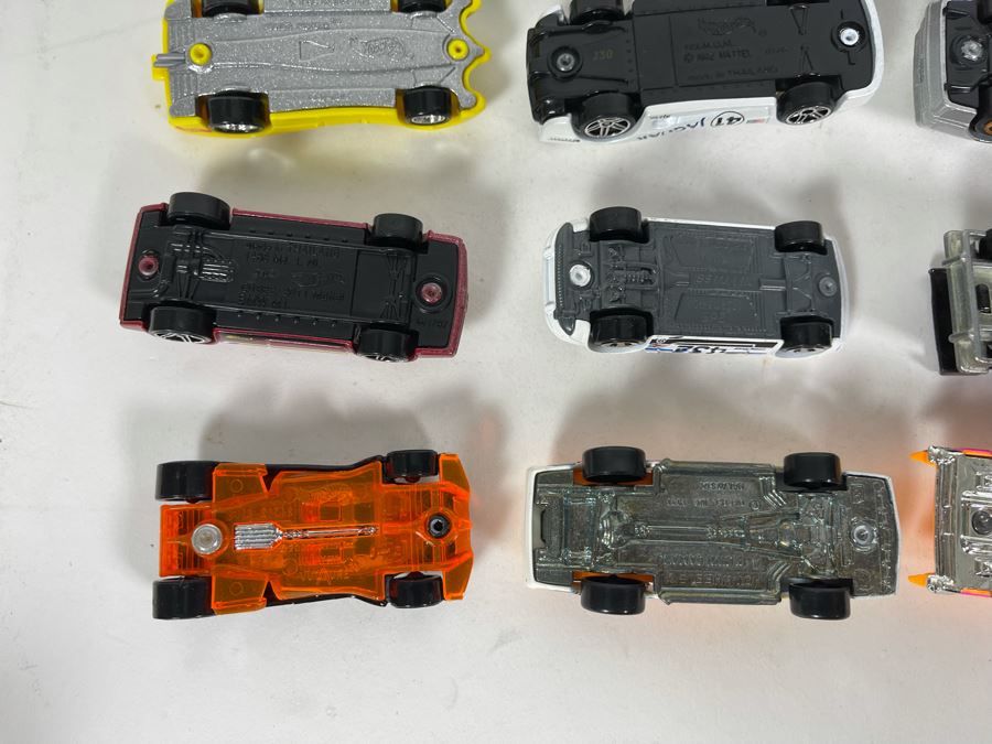 Vintage Mattel Hot Wheels Cars Lot - See Photos [Photo 15]