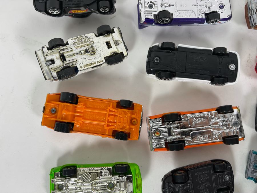 Vintage Mattel Hot Wheels Cars Lot - See Photos [Photo 19]