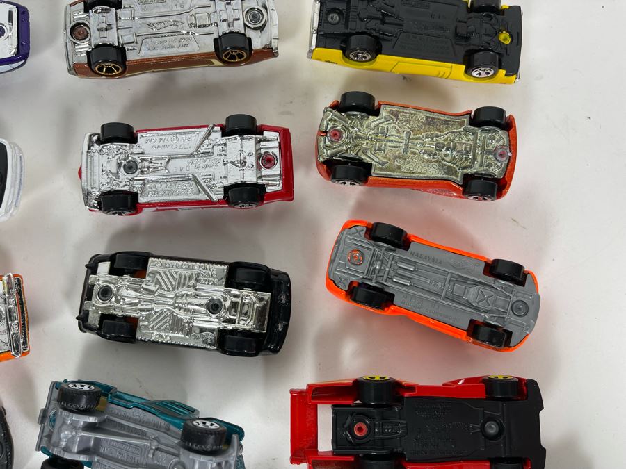 Vintage Mattel Hot Wheels Cars Lot - See Photos [Photo 20]