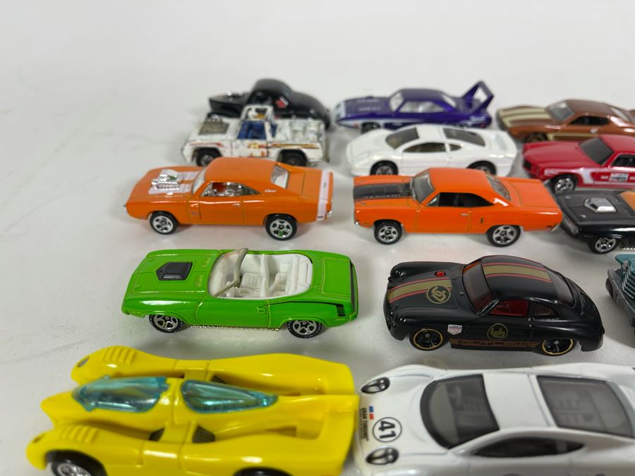 Vintage Mattel Hot Wheels Cars Lot - See Photos [Photo 8]