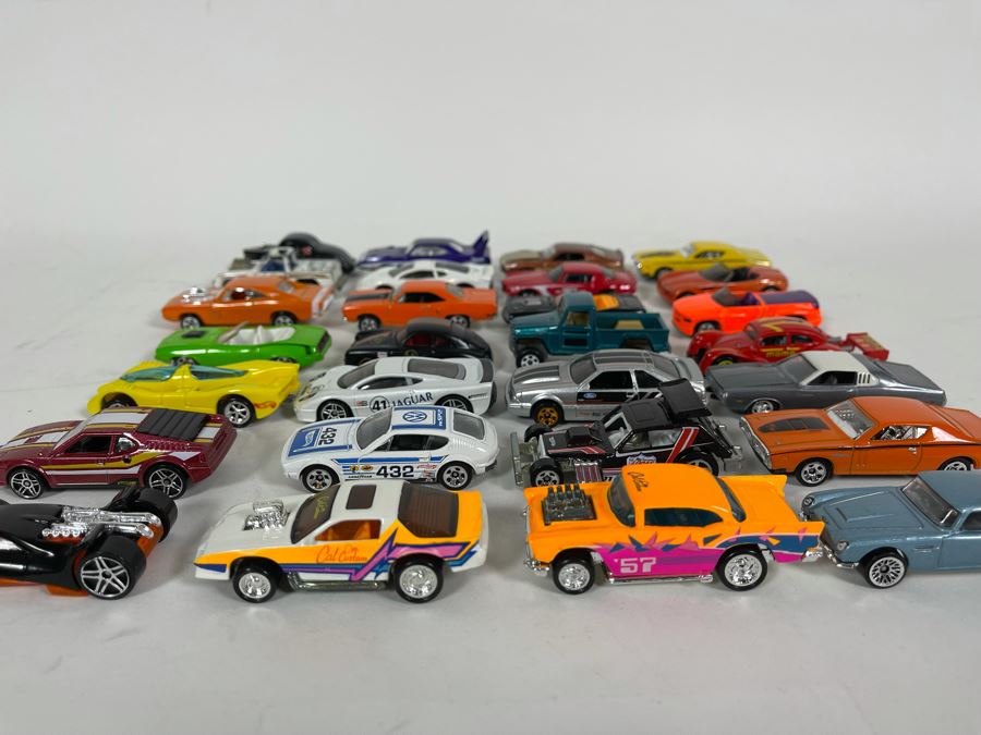 Vintage Mattel Hot Wheels Cars Lot - See Photos [Photo 2]
