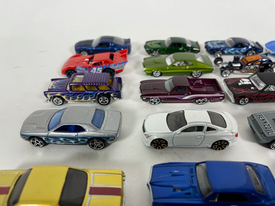 Vintage Mattel Hot Wheels Cars Lot - See Photos [Photo 9]