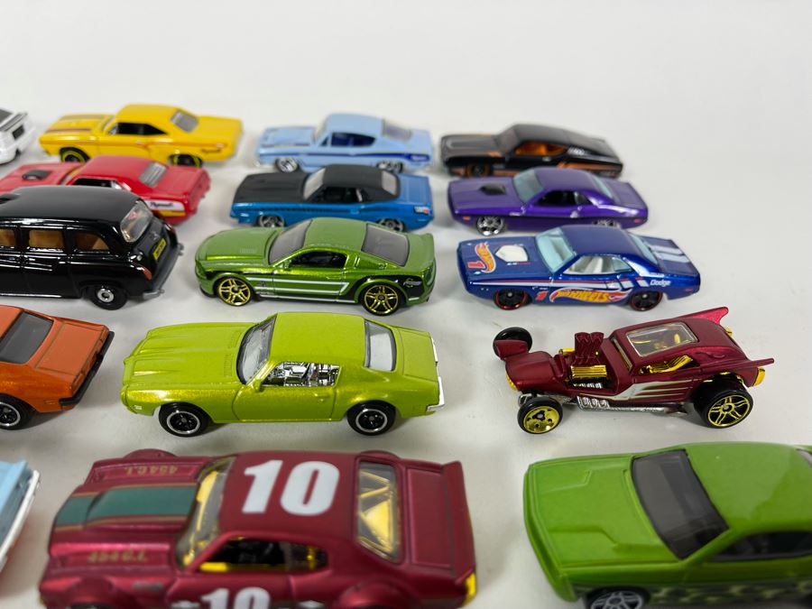 Vintage Mattel Hot Wheels Cars Lot - See Photos [Photo 10]
