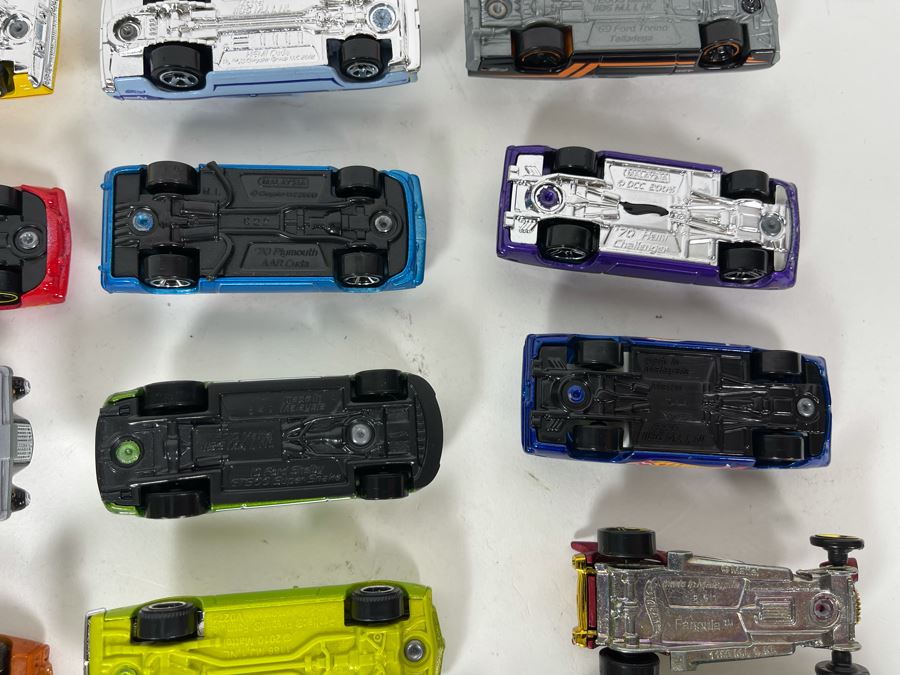 Vintage Mattel Hot Wheels Cars Lot - See Photos [Photo 19]