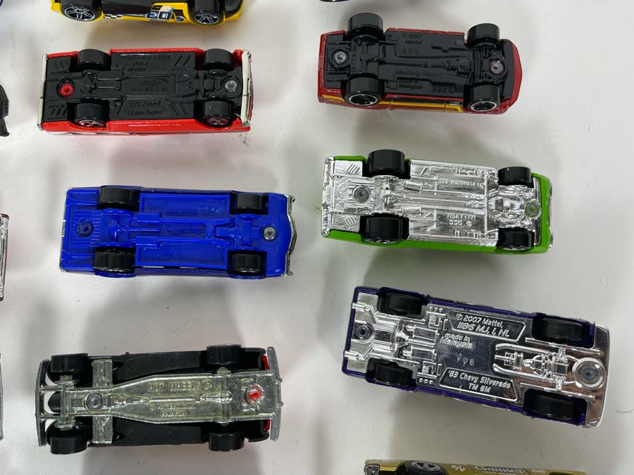 Vintage Mattel Hot Wheels Cars Lot - See Photos [Photo 18]