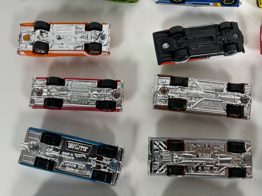 Vintage Mattel Hot Wheels Cars Lot - See Photos [Photo 17]