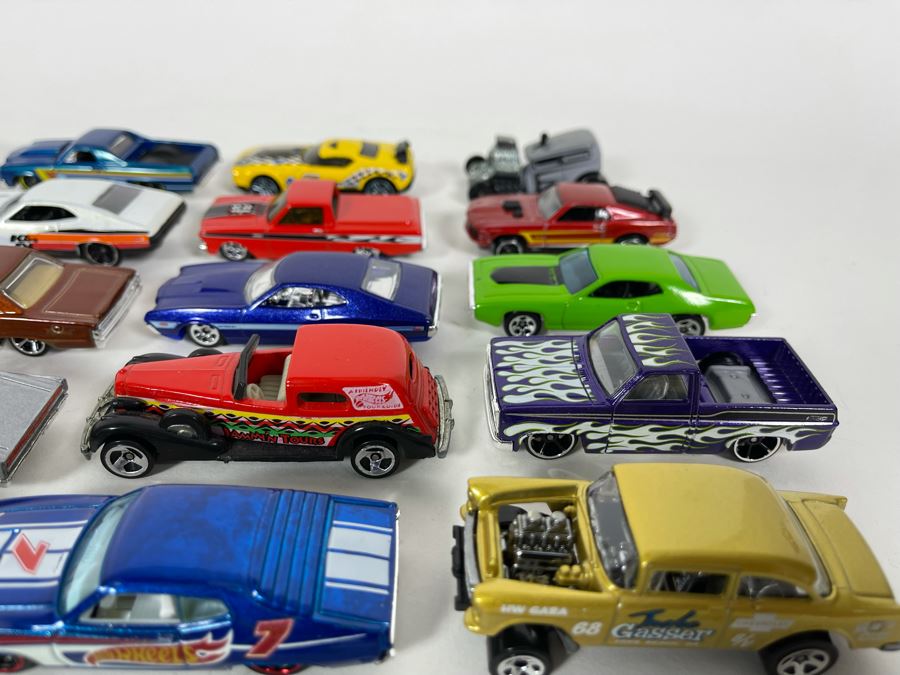 Vintage Mattel Hot Wheels Cars Lot - See Photos [Photo 9]