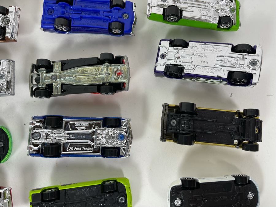 Vintage Mattel Hot Wheels Cars Lot - See Photos [Photo 15]