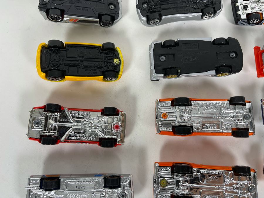 Vintage Mattel Hot Wheels Cars Lot - See Photos [Photo 16]