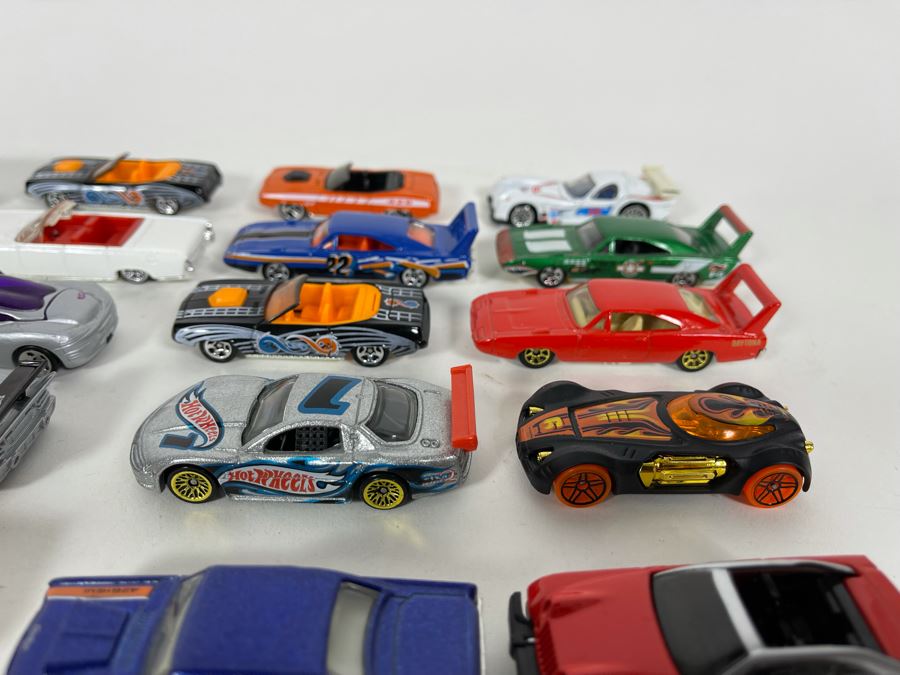 Vintage Mattel Hot Wheels Cars Lot - See Photos [Photo 9]