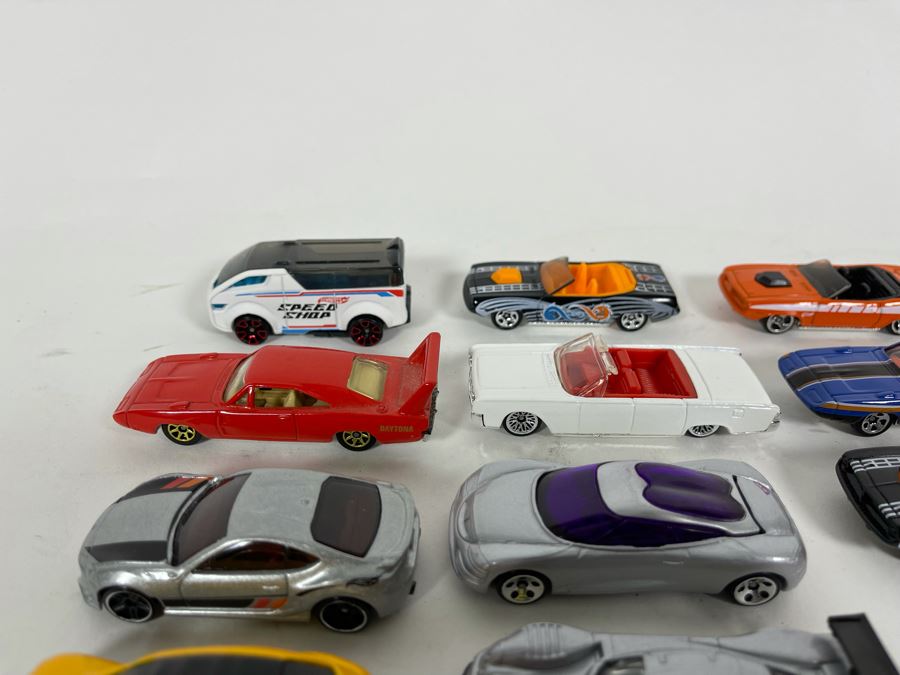 Vintage Mattel Hot Wheels Cars Lot - See Photos [Photo 11]