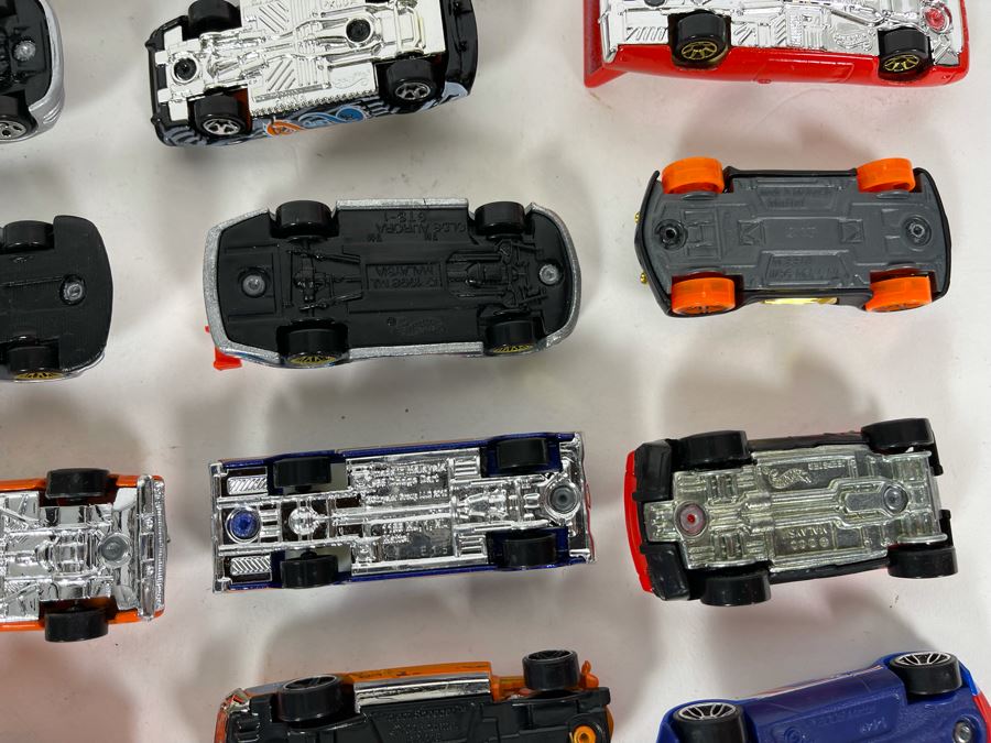 Vintage Mattel Hot Wheels Cars Lot - See Photos [Photo 15]