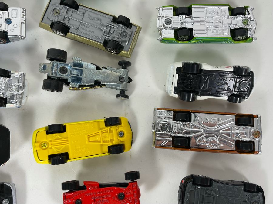 Vintage Mattel Hot Wheels Cars Lot - See Photos [Photo 16]