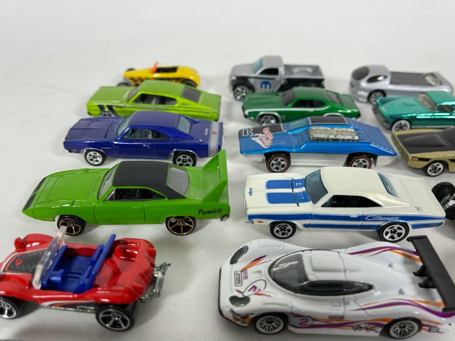 Vintage Mattel Hot Wheels Cars Lot - See Photos [Photo 9]