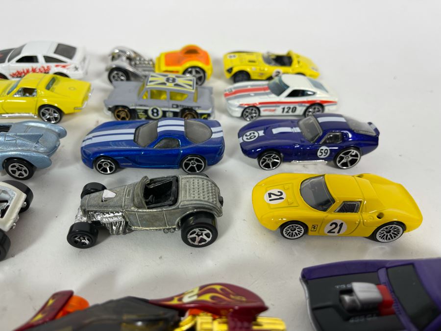 Vintage Mattel Hot Wheels Cars Lot - See Photos [Photo 10]
