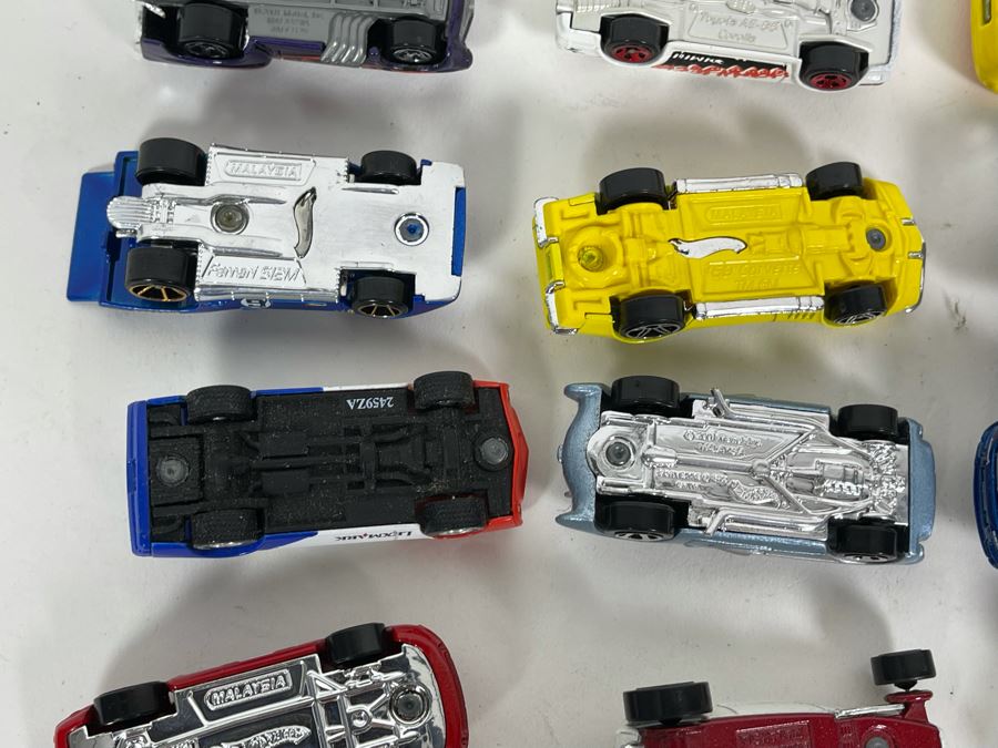 Vintage Mattel Hot Wheels Cars Lot - See Photos [Photo 21]