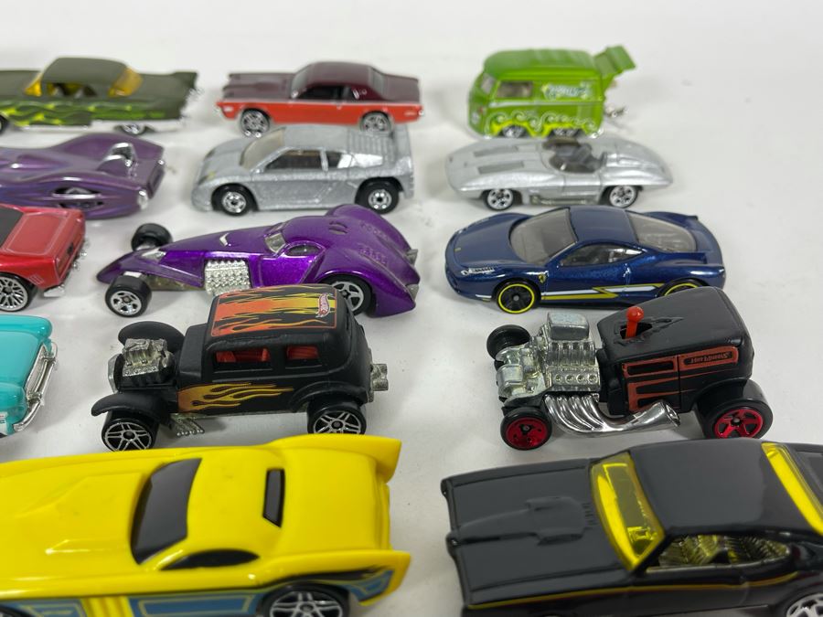 Vintage Mattel Hot Wheels Cars Lot - See Photos [Photo 10]