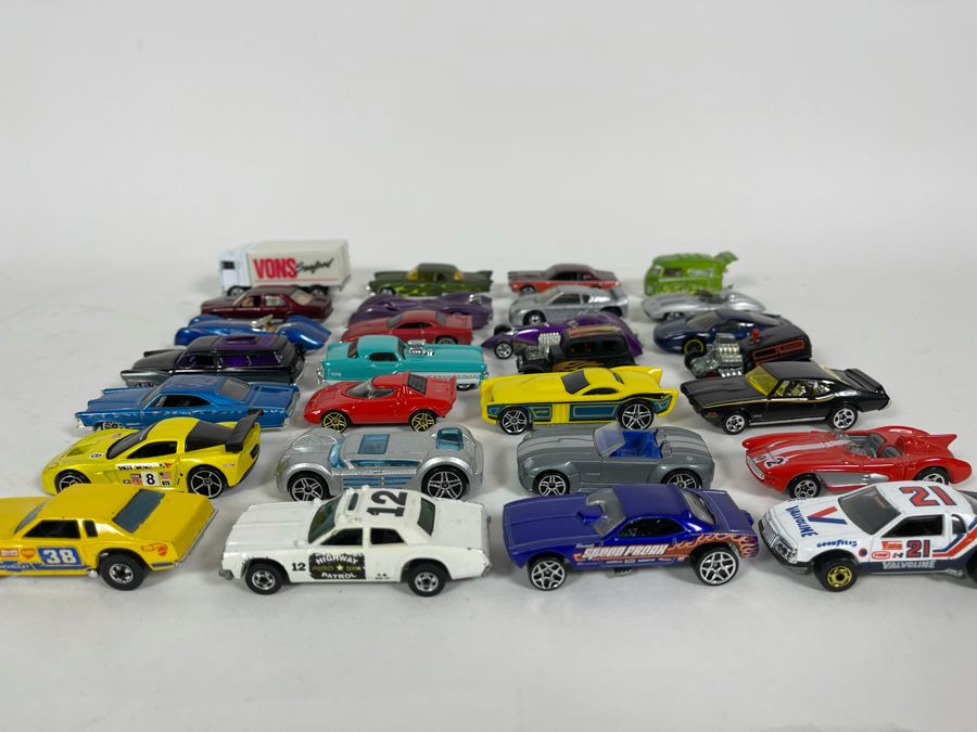 Vintage Mattel Hot Wheels Cars Lot - See Photos [Photo 2]