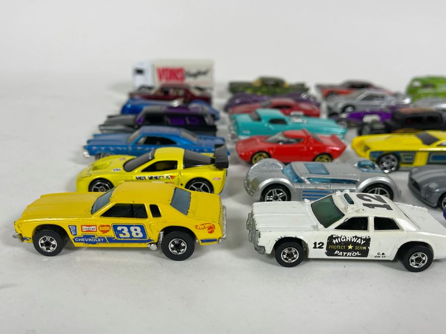 Vintage Mattel Hot Wheels Cars Lot - See Photos [Photo 4]