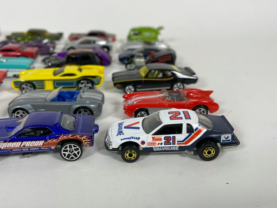 Vintage Mattel Hot Wheels Cars Lot - See Photos [Photo 6]