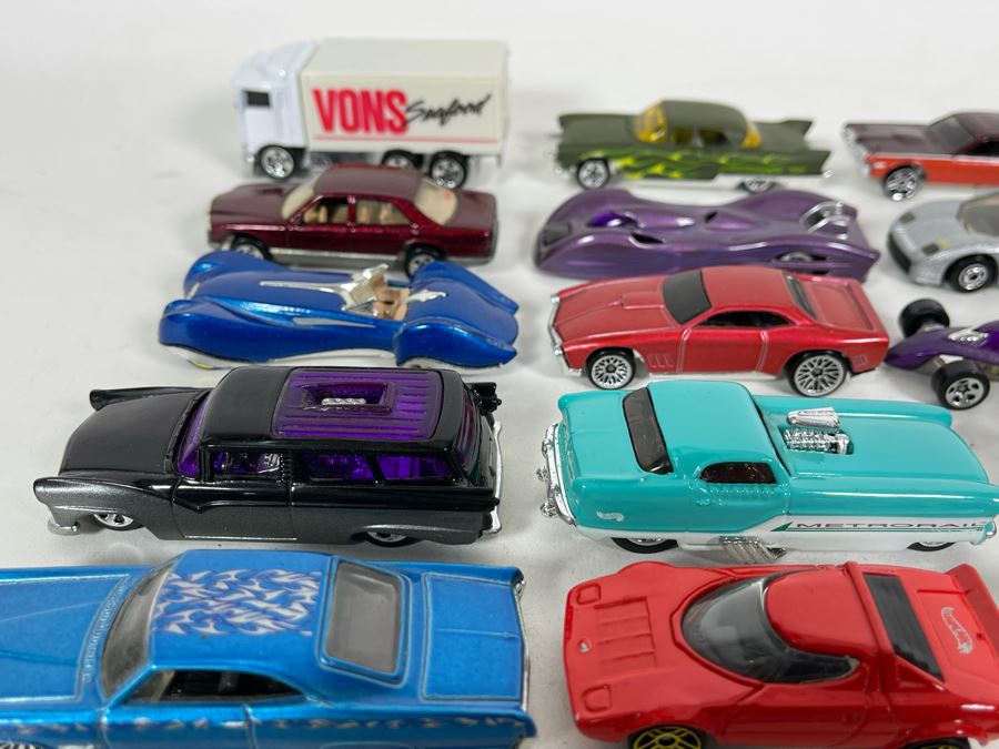 Vintage Mattel Hot Wheels Cars Lot - See Photos [Photo 9]