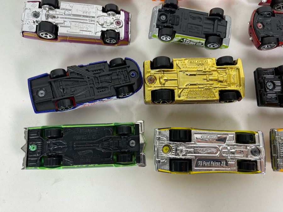 Vintage Mattel Hot Wheels Cars Lot - See Photos [Photo 17]