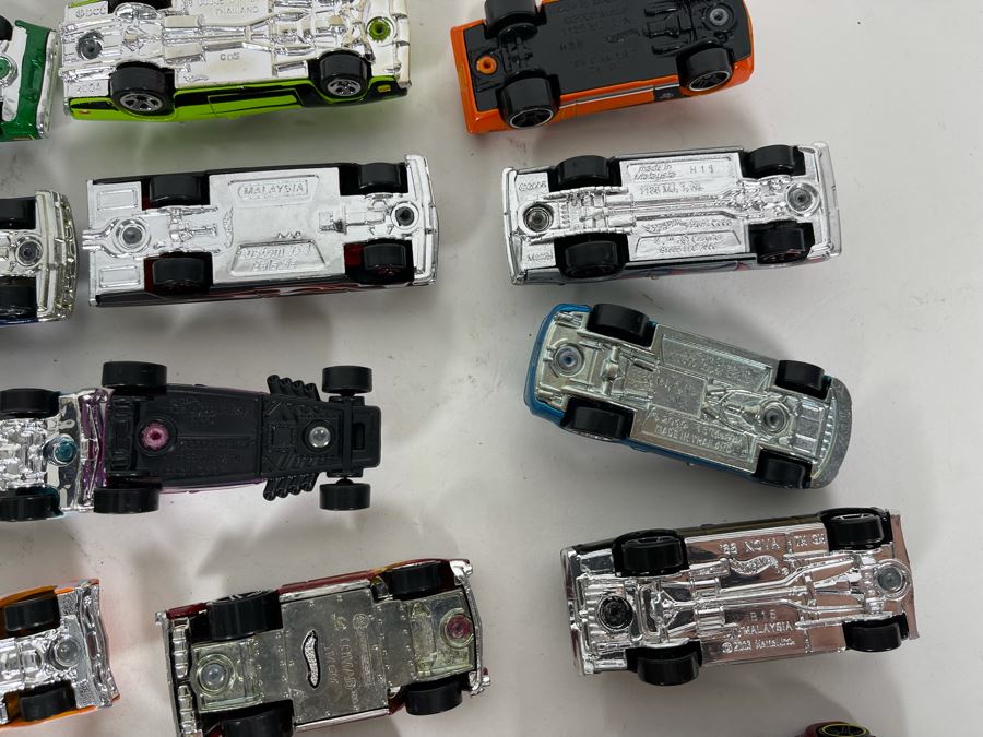 Vintage Mattel Hot Wheels Cars Lot - See Photos [Photo 22]