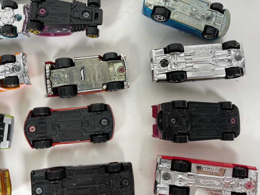 Vintage Mattel Hot Wheels Cars Lot - See Photos [Photo 19]