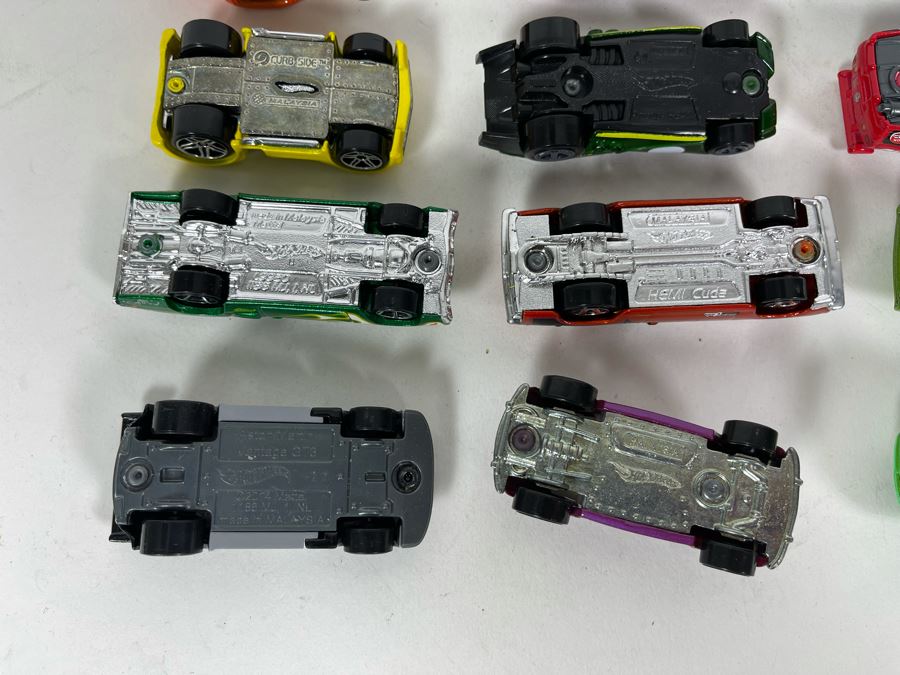Vintage Mattel Hot Wheels Cars Lot - See Photos [Photo 15]