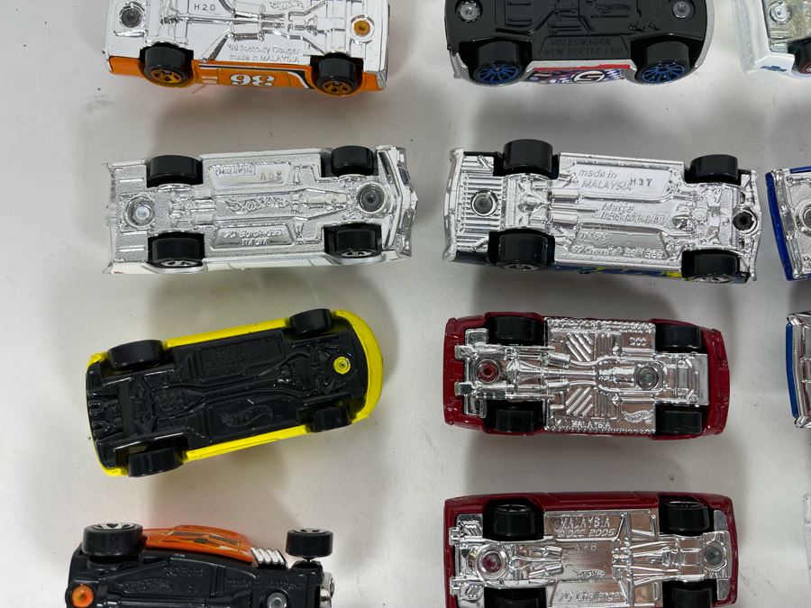 Vintage Mattel Hot Wheels Cars Lot - See Photos [Photo 19]