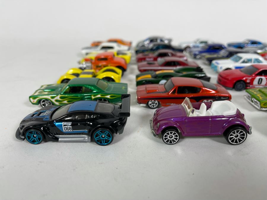 Vintage Mattel Hot Wheels Cars Lot - See Photos [Photo 4]