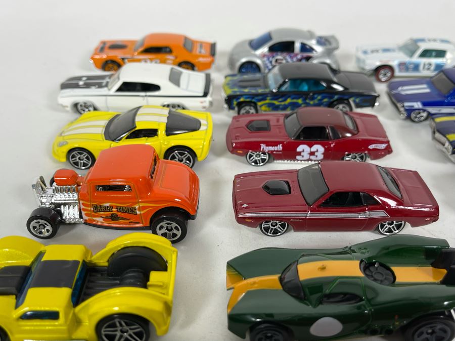 Vintage Mattel Hot Wheels Cars Lot - See Photos [Photo 8]