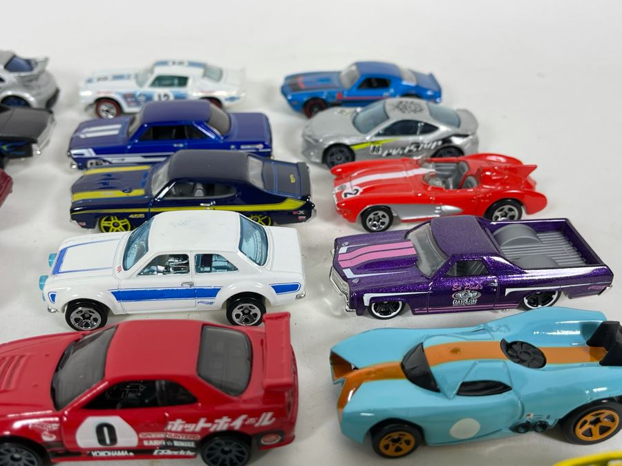 Vintage Mattel Hot Wheels Cars Lot - See Photos [Photo 9]