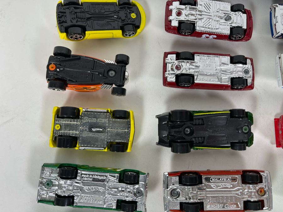 Vintage Mattel Hot Wheels Cars Lot - See Photos [Photo 18]