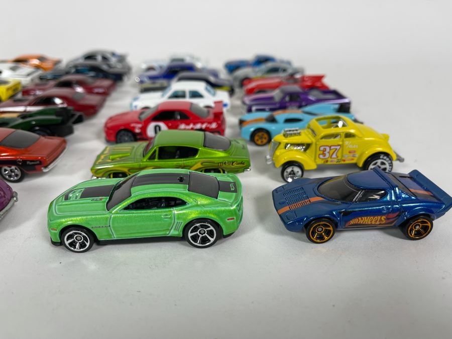 Vintage Mattel Hot Wheels Cars Lot - See Photos [Photo 5]