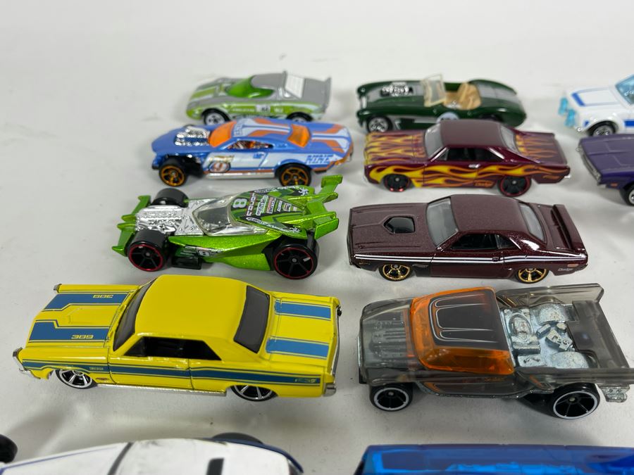 Vintage Mattel Hot Wheels Cars Lot - See Photos [Photo 12]